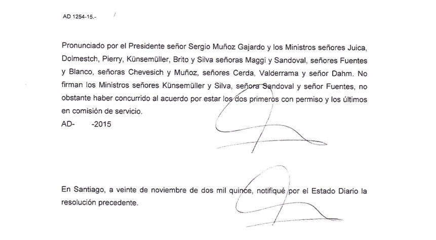 Corte Suprema desliza críticas a notarios y conservadores