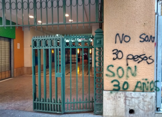 no-son-30-pesos-son-30-anios-idealex-press crisis en Chile