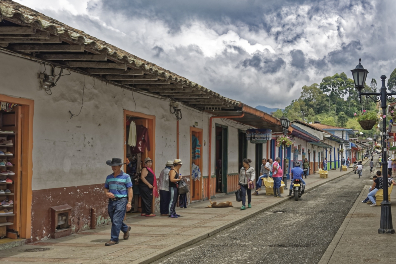 El peligro de ser abogado de derechos humanos en Colombia