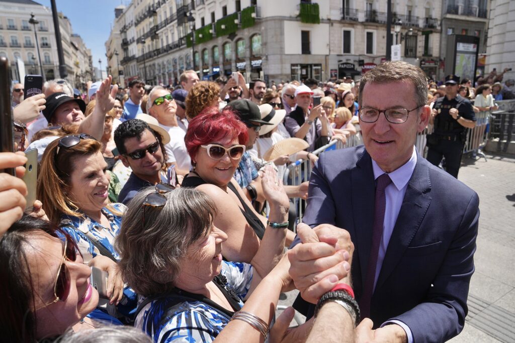 La reunión entre los fiscales y el líder del PP que desató la polémica en España