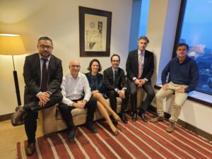 Miembros de Aninat Abogados y Regcheq en el forjamiento de su nueva alianza